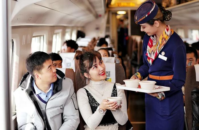 新疆鐵路推出2023年&ldquo;坐著火車游新疆&rdquo;旅游專列產品 助推新疆旅游業提檔升級